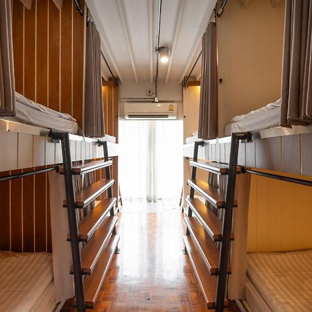 Bed Addict Hostel Чиангмай Экстерьер фото
