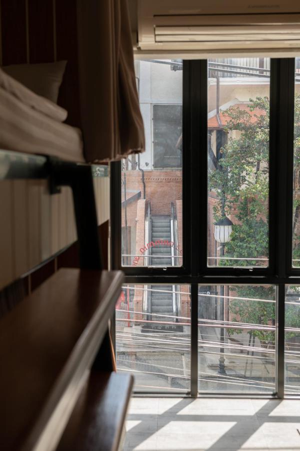 Bed Addict Hostel Чиангмай Экстерьер фото